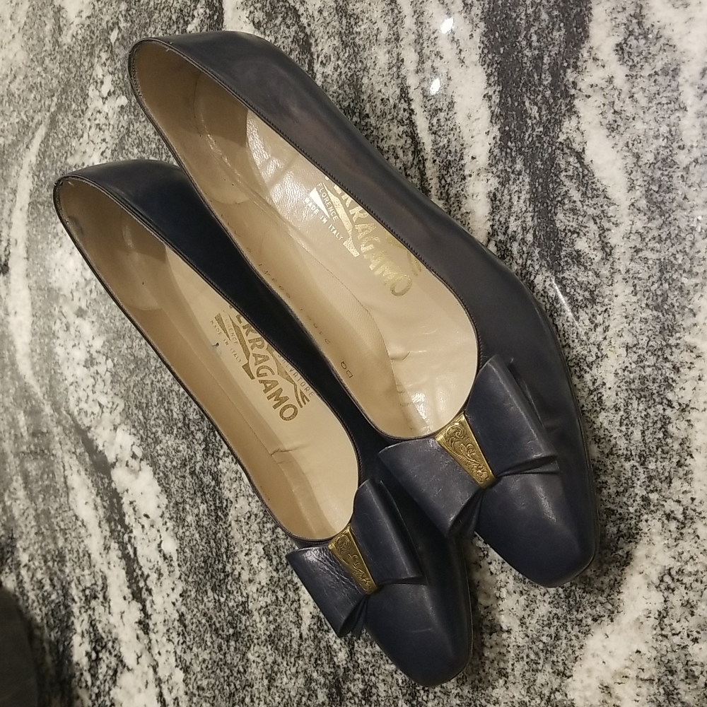 Navy Blue Bows on Toes Salvatore Feragamo 9AAA - Picture 6 of 13
